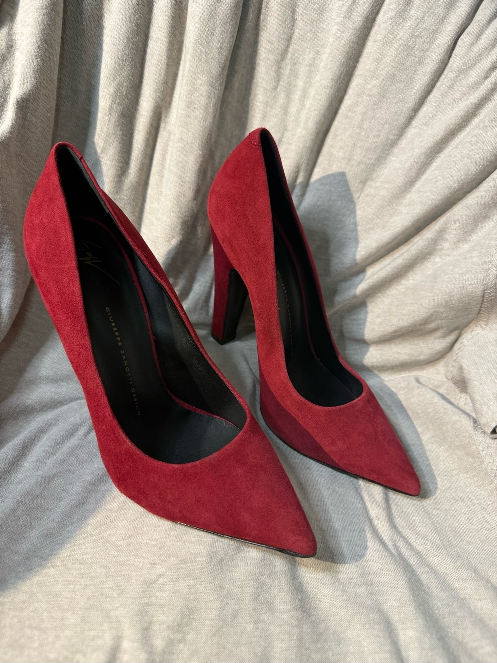 Giuseppe Zanotti Red Velvet Pointed Toe Pumps Size 40